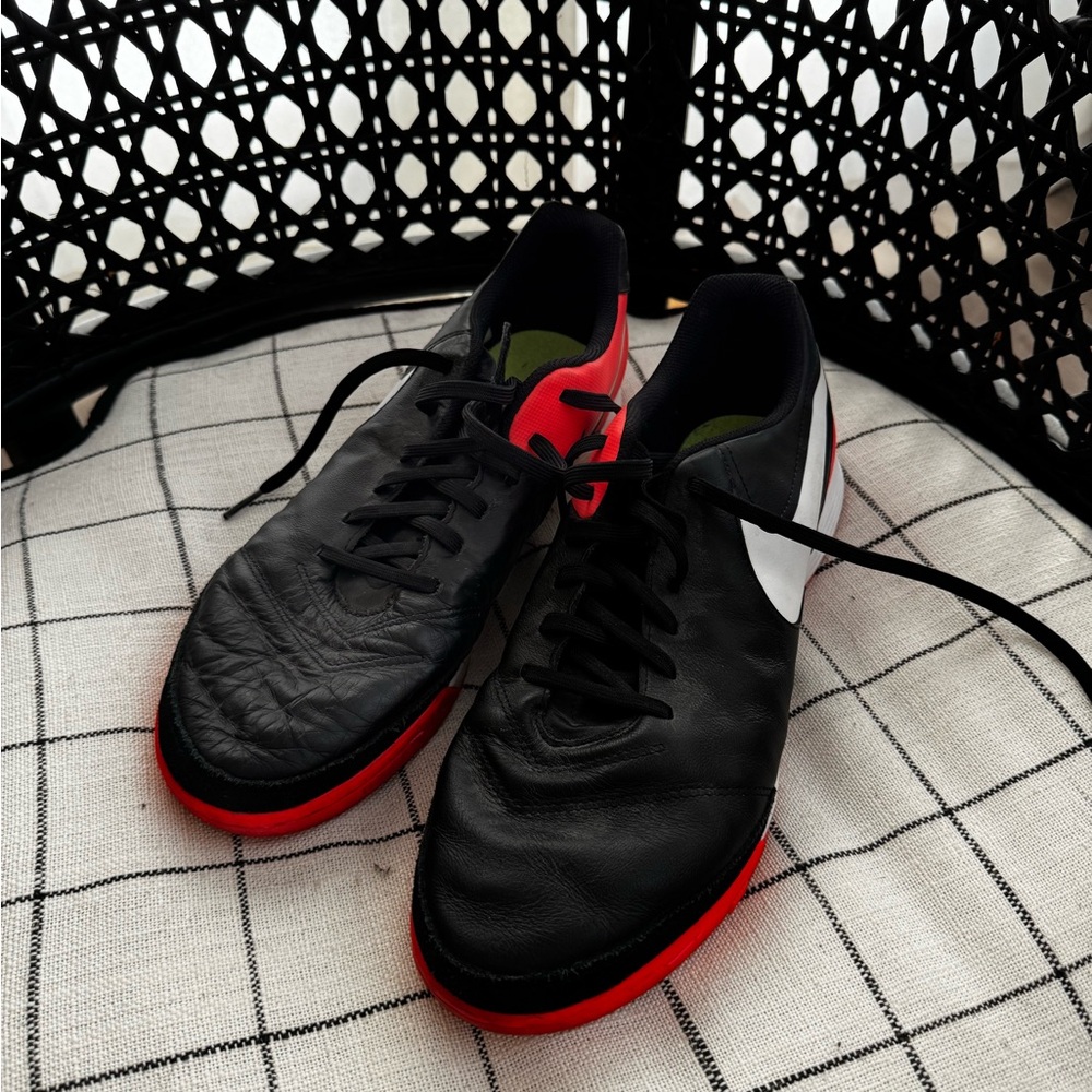 Nike TiempoX Indoor Soccer Shoes (Men’s 11)
